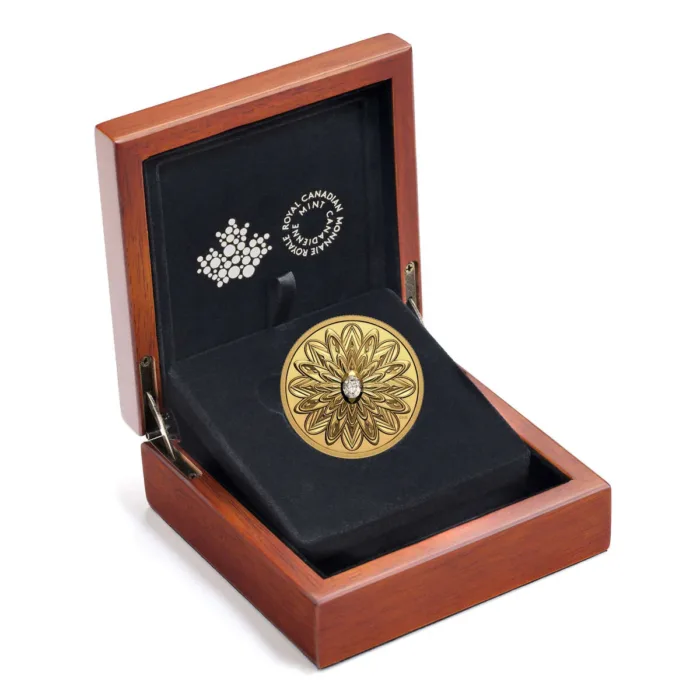 2021 $200 Purely Brilliant Collection: Forevermark Black Label Oval - Pure Gold Coin - Image 4