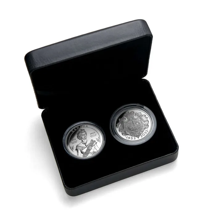 2022 Her Majesty Queen Elizabeth II Platinum Jubilee Celebration Set - Image 8